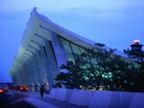 Badge-less Dulles Worker Flees TSA