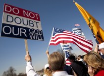 Tea Party Turns Abusive During Protest