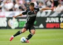 Seattle Cuts Second Win Against United, 2-1