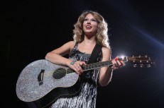 Taylor Swift, Kenny Chesney Among CMA Performers