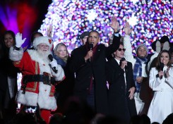 Obamas, Celebs Celebrate Nat'l Christmas Tree Lighting