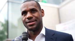 King James Entertains Silver Spring Court