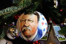 Open House: First Lady Unveils Xmas Decorations