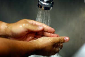 Fitness buffs at the House of Representatives are reminded to keep clean after an employee contracted MRSA.