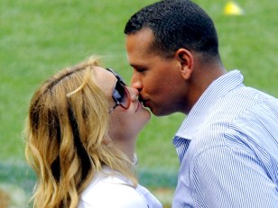 Kate Hudson Blasts Media Over A-Rod Rumors