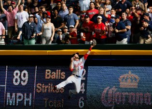 Gio Makes Great Catch, Bryce Doesn't