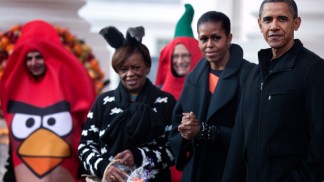 Obamas Greet Trick-or-Treaters