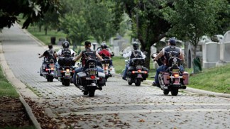 Rolling Thunder Honors Unknown
