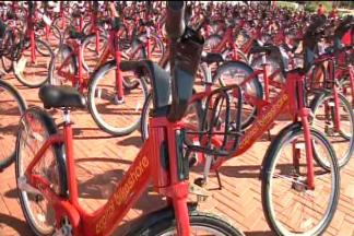 DC Giving Away Helmets to Bikesharers