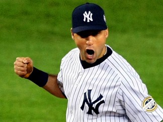 Dramatic Photos: Yanks Even Up World Series 1-1