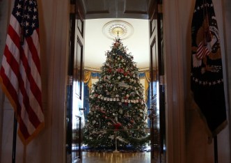Obama Gives Federal Workers Christmas Eve Off