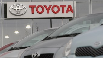 Toyota Stocks Dip After Trump Tweet on Planned Mexico Plant 