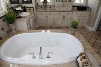 Metropolitan Bath and Tile Bathroom Makeover Contest