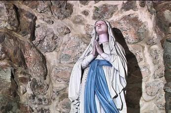 In Mary She Trusts