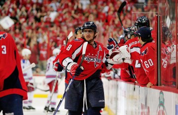 Caps Fans Salute Ovie's Non-Hat Trick