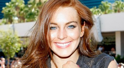 Lindsay Lohan reportedly broke down thanks to ex-girlfriend Samantha Ronson. Lindsay Lohan reportedly broke down thanks to ex-girlfriend Samantha Ronson.