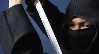 This ninja meant business - he stormed a dry-cleaner Monday morning armed with a samurai-style sword. This ninja meant business - he stormed a dry-cleaner Monday morning armed with a samurai-style sword.