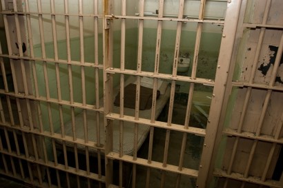 In hopes of preventing prisoners from placing wireless calls, the D.C. Jail will test a cell phone jammer Thursday.