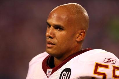 Jason Taylor surprised a pee wee football team with a check to help them get to the Pop Warner Super Bowl in Orlando.