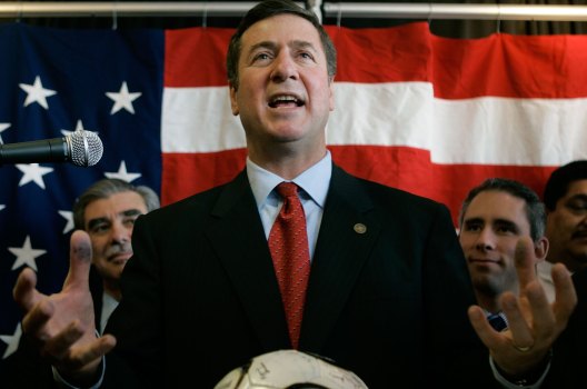 Allen Drums Up Tea Party Support With Endorsement