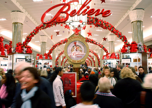 Shoppers Look For Big Discounts