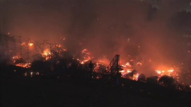 Raw: Downtown LA Fire