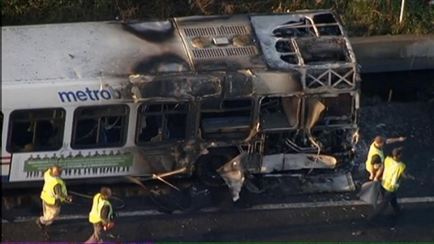 5644947_WEBmetrobusfire_722x406_2223939642.jpg