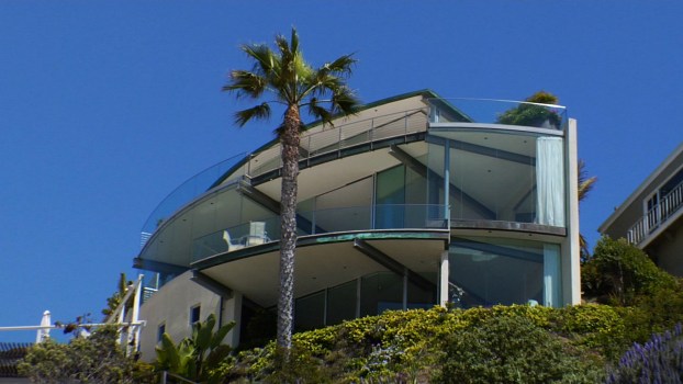 Square Feet: Contemporary Living with Beach Views