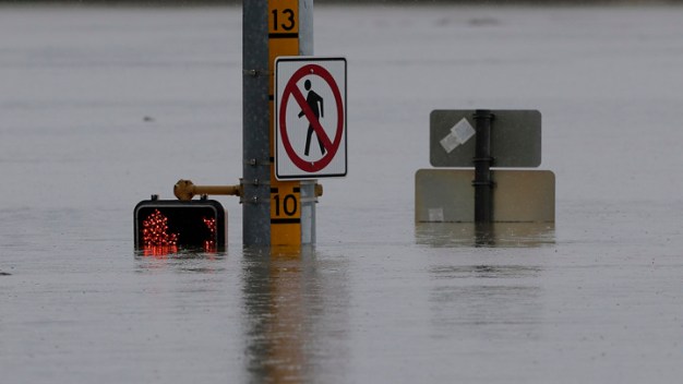 Heavy Rain Kills 1 in San Antonio, Nearly 100 Rescued