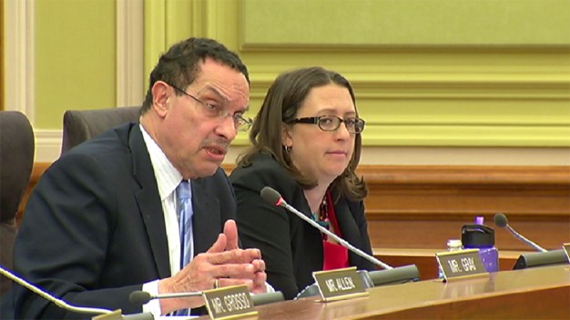 Mayor Gray Opens New Mixed-Use Apt. Building in NE