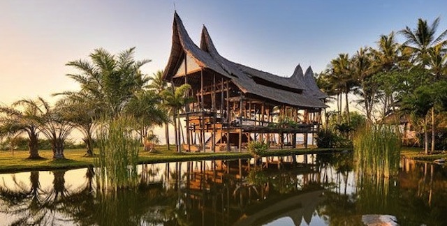 An Eco-Friendly Pavilion in Bali 