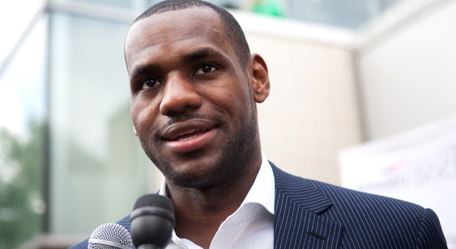 King James Entertains Silver Spring Court
