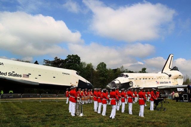 Photos: Discovery Settles in at Udvar-Hazy