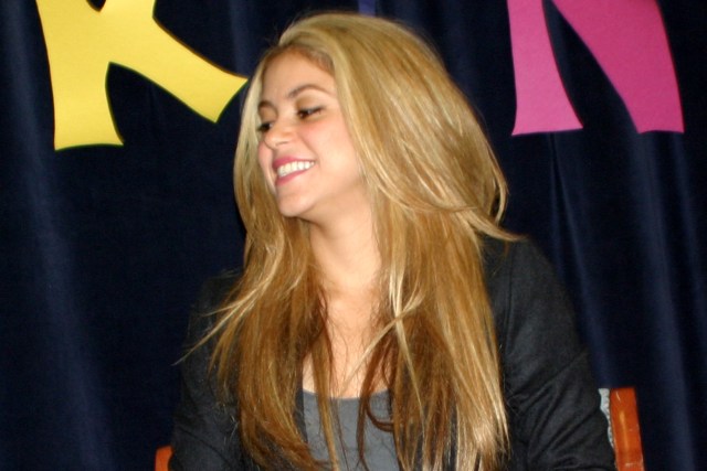 Shakira, Fenty Call for Community Service