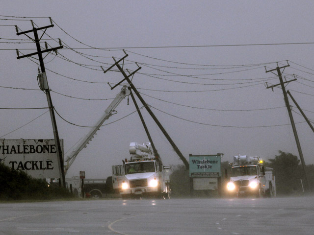 Dramatic Photos: Hurricane Earl Threatens East Coast