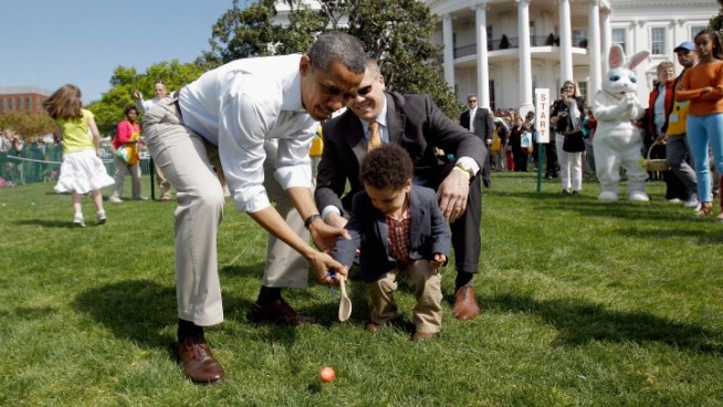 White House Welcomes 35,000 for Easter Egg Roll. News4's Melissa Mollet reports from the festivities.