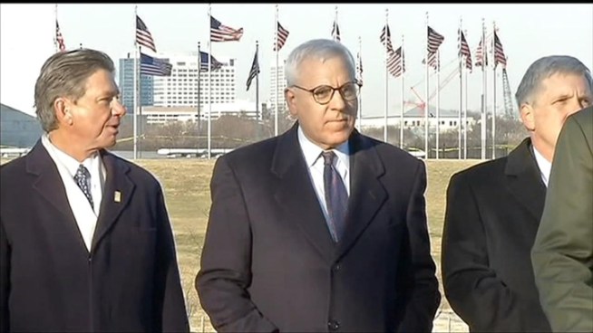 A businessman donates $7.5 million to repair the Washington Monument.