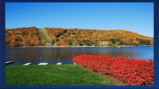 Elizabeth Thorp of Poshbrood joins Storm4 meteorologist Chuck Bell to name the best places to see the most beautiful fall foliage