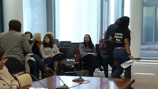 http://media.nbcbayarea.com/images/7271547_W6PSHERWOODDCSCHOOLCLOSINGSLAWSUITPKG_722x406_15533635700.jpg