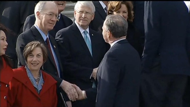 http://media.nbcbayarea.com/images/CAREYTIMKAINESWEARINGINPKG_722x406_13639747806.jpg