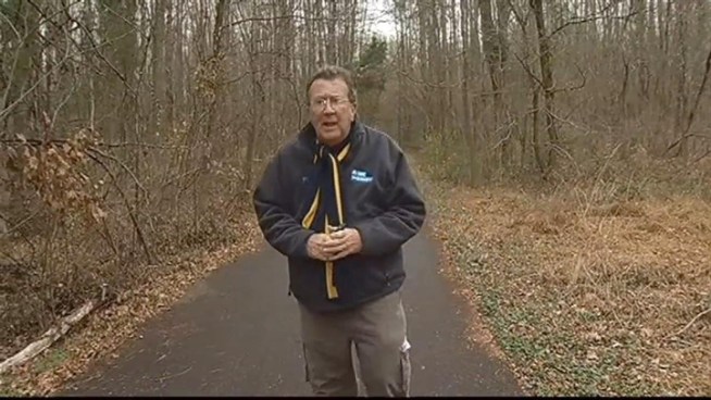 Police in Fairfax County are searching for two women who they say attacked and robbed an 18-year-old jogger. News4's Pat Collins reports.
