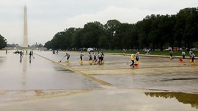 Crews drained the reflecting pool Wednesday afternoon as the National Park Service tries to solve its growing algae problem -- only five weeks after the pool debuted a new circulation and filtration system.