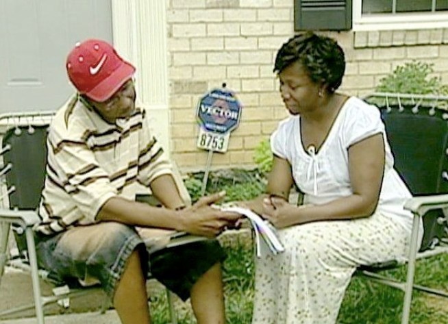 Couple Sues Police Over Dog's Death, Abuse In Raid