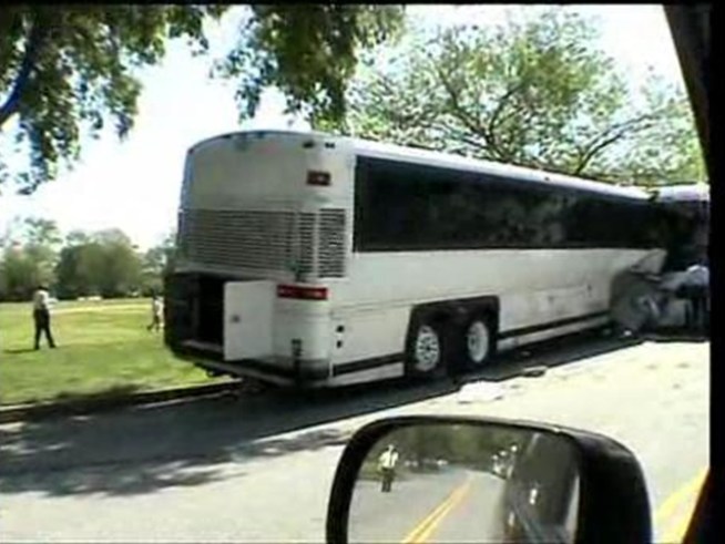Two tour buses collide head-on in southwest <a title=