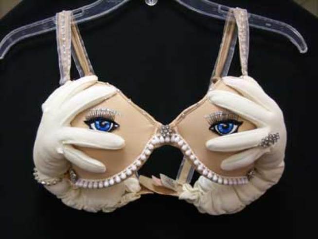 "Uplifting" Art Helps Fight Breast Cancer