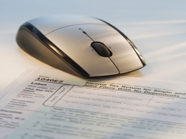 Thousands of District taxpayers are getting smaller income tax refunds this year because of a new law that many people don't know about. News4's Mark Segraves reports.