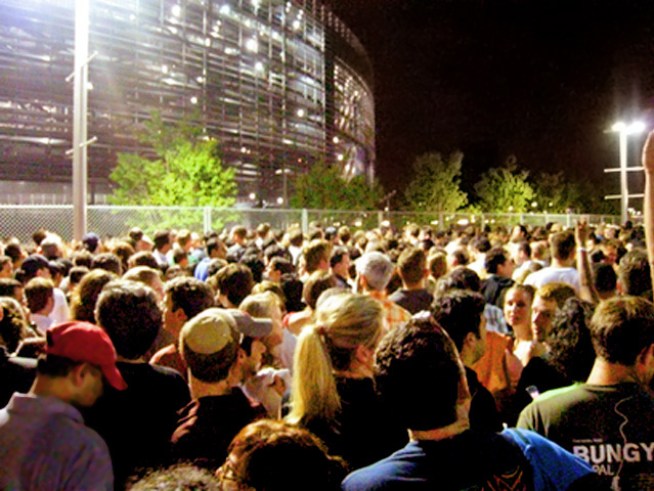 Train in Vain: U2 Fans Stranded for Hours After Concert