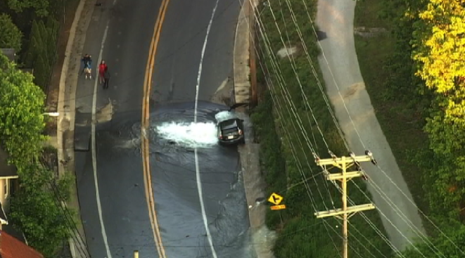 Water main break shuts down Ellicott City road Water main break shuts down Ellicott City road