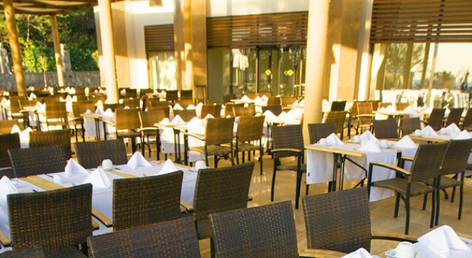 Midsummer Dining Deals Get Us All Tingly Inside