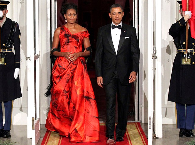 Michelle Obama S Wardrobe Choice Questioned By Oscar De La Renta